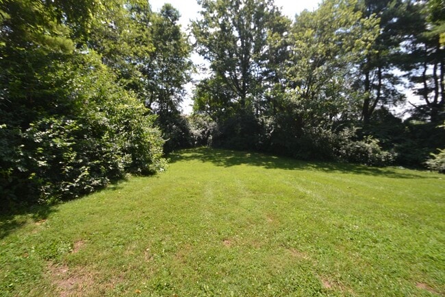 Building Photo - 35 Wesleyan Ct