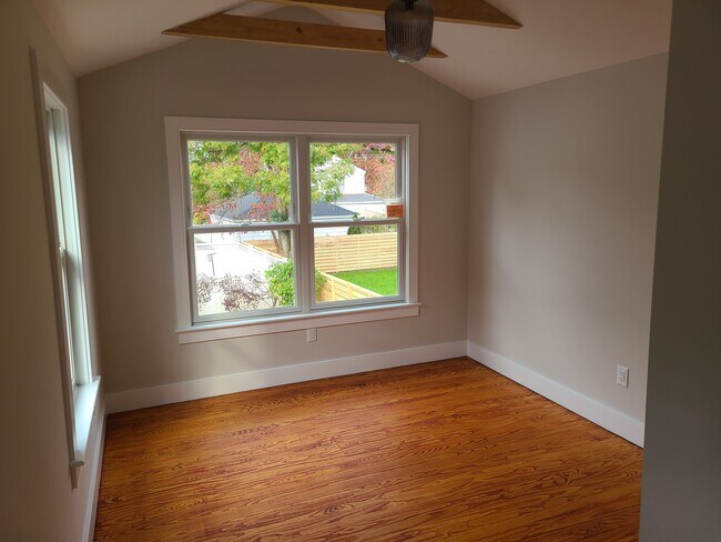 Bedroom2 - North view to backyard - 33 Green Street