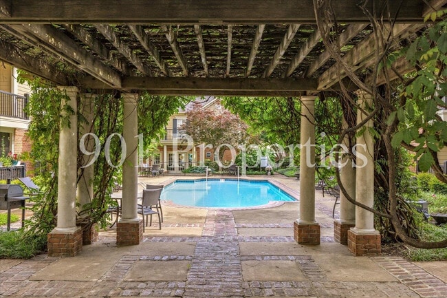 Building Photo - 44 Nottoway Blvd