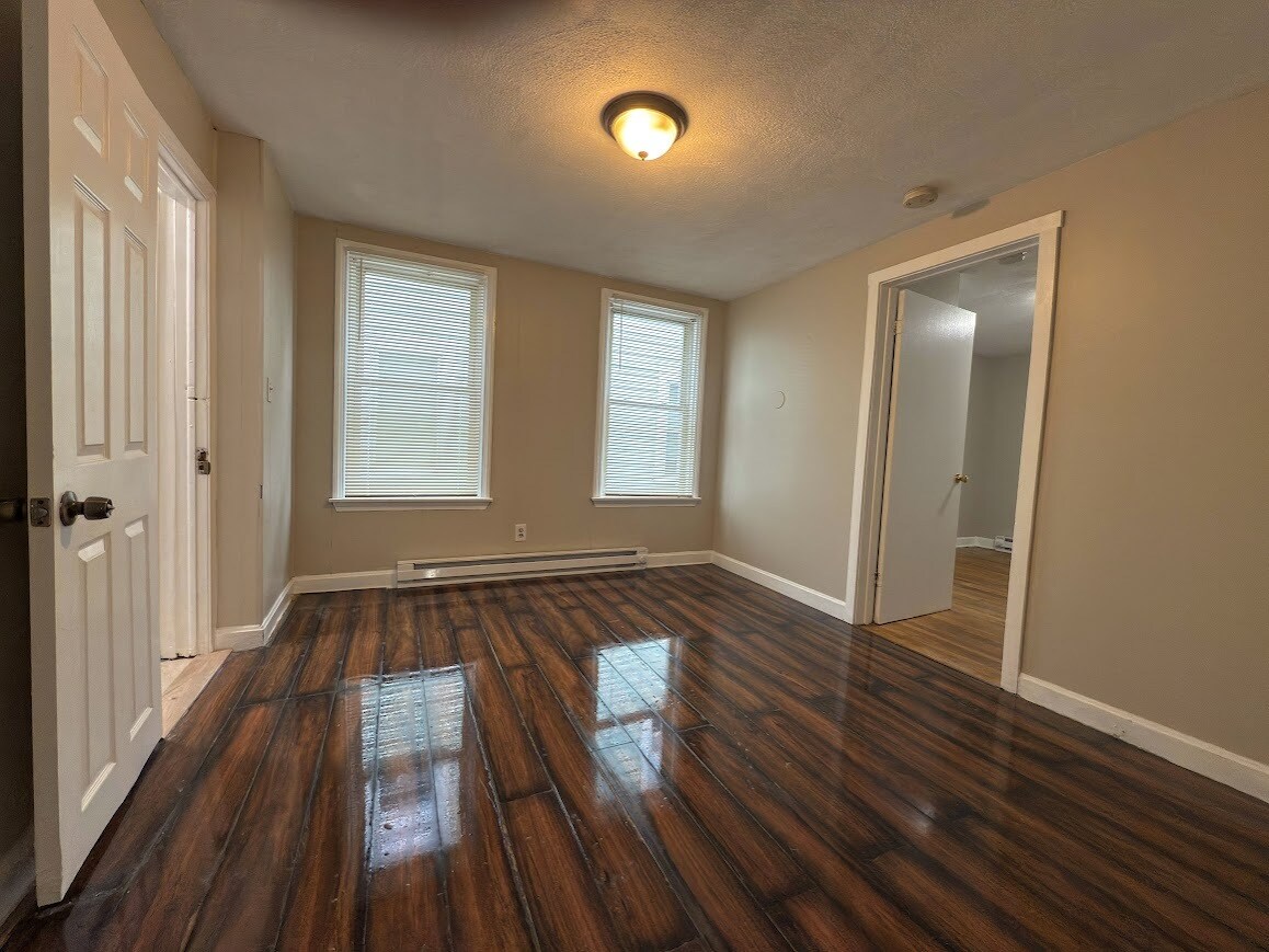 Building Photo - 25 Holman St