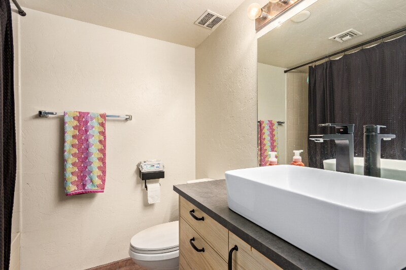 Building Photo - 5675 N Camino Esplendora