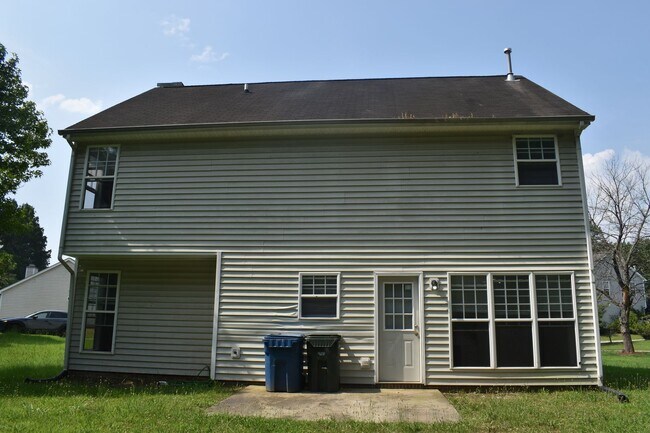 Building Photo - Beautiful 3-Bedroom Home