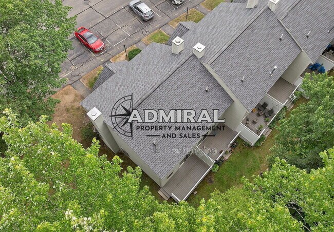 Building Photo - 65 Woodland Green