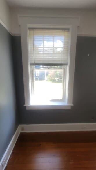 Building Photo - 148 W 6th St