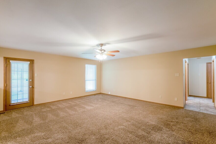 Building Photo - 4131 Les Cherbourg Ln
