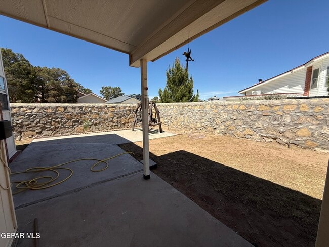 Building Photo - 10924 Walden Pond Ln