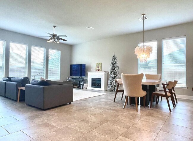 Building Photo - 19202 Presa Canyon Dr