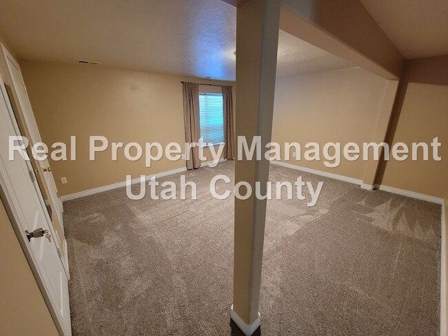 Building Photo - Eagle Mountain Townhouse