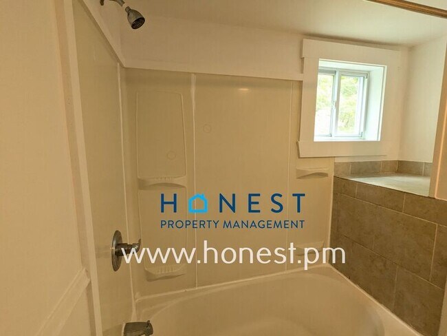 Building Photo - 41 Windsor St