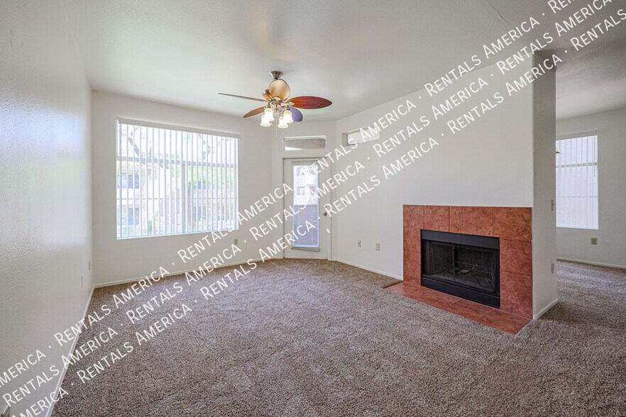 Building Photo - 3830 E Lakewood Pkwy E