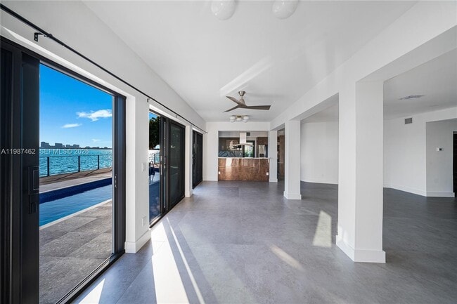 Building Photo - 1351 Bay Terrace