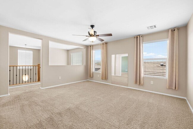 Building Photo - 4 Bedroom Home with Community Pool in Vail...