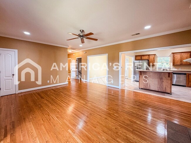 Building Photo - 584 Woodland Ridge Rd