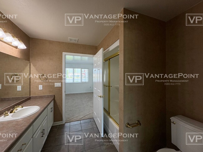 Building Photo - 1684 Twin Lakes Cir