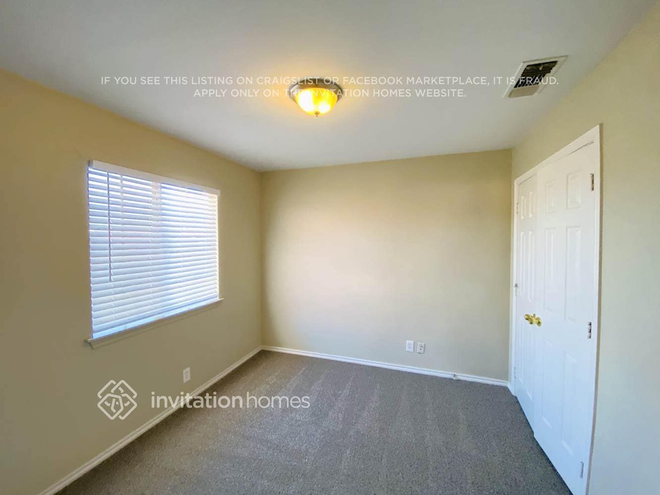 Building Photo - 302 S Quail Ln