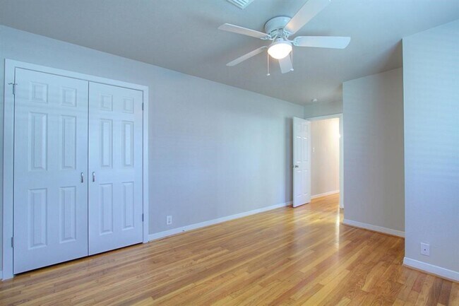 Building Photo - 5611 Arboles Dr