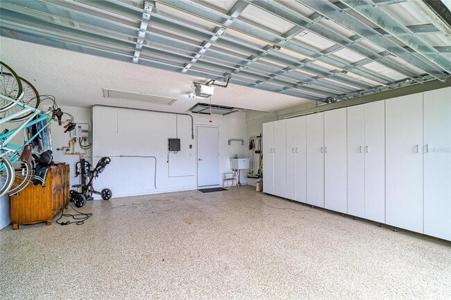 Building Photo - 5721 Cottonwood St