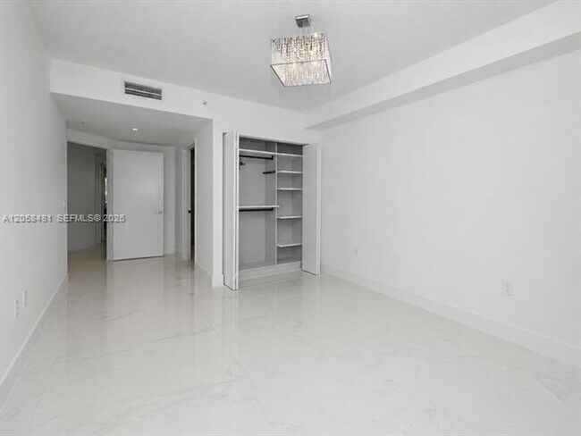 Building Photo - 300 Sunny Isles Blvd