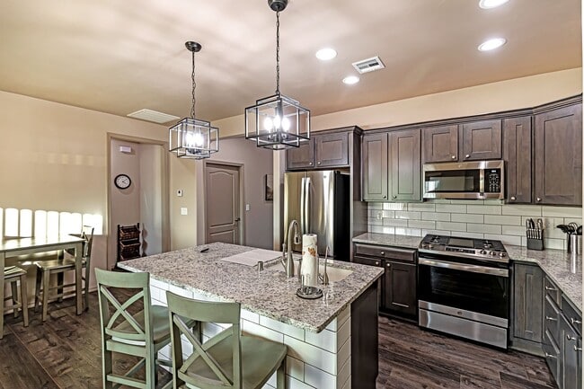 Building Photo - Fully Furnished