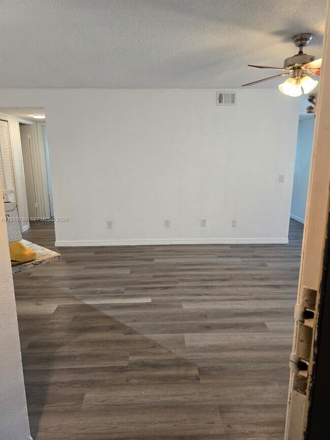 Building Photo - 4518 Commander Dr