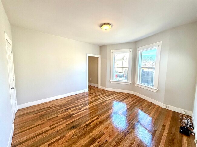 Building Photo - 11 Francis St