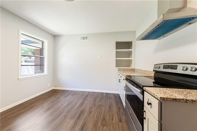 Building Photo - 1903 S 19th St