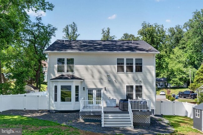 Building Photo - 3925 Ashwood Pl