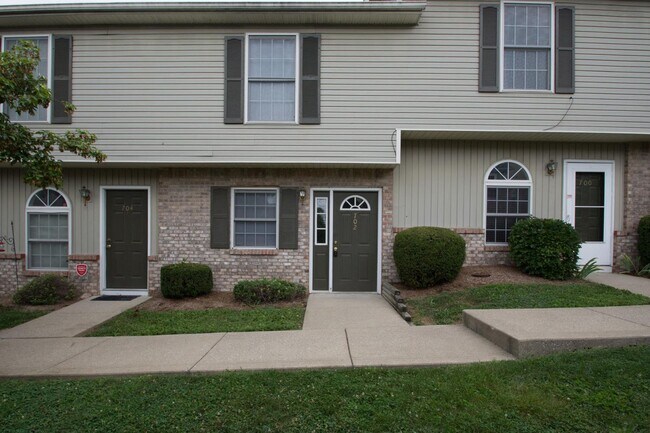 Primary Photo - 702 E Sherwood Hills Dr