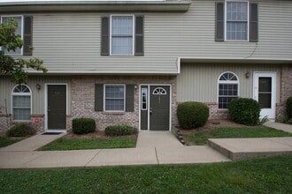 Building Photo - 702 E Sherwood Hills Dr