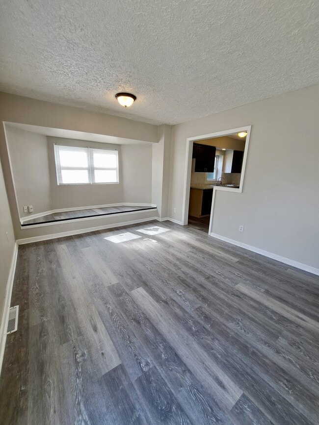 Building Photo - 3637 Evansville Ave