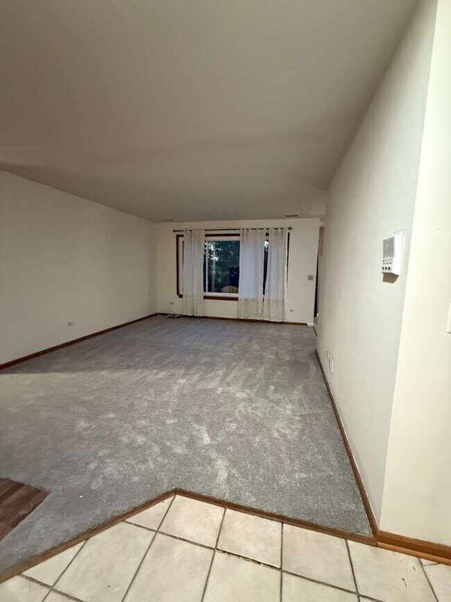 Building Photo - 320 Newport Ln