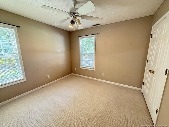 Building Photo - 89 Harborview Dr