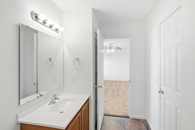 Building Photo - 3509 La Mesa Dr