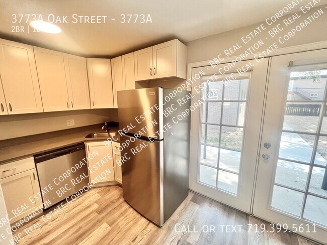 Building Photo - 3773 Oak St