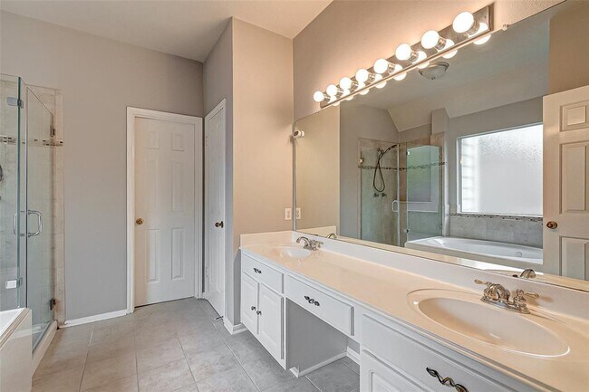 Building Photo - 2130 Autumn Fern Dr