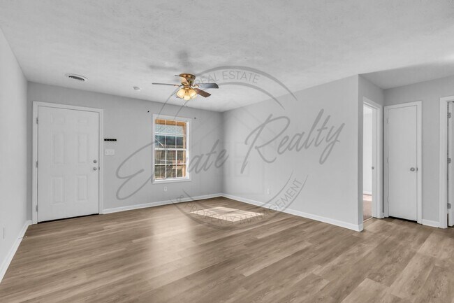 Building Photo - Affordable 2BR Ranch Duplex in N. Columbia — Move-In Special!