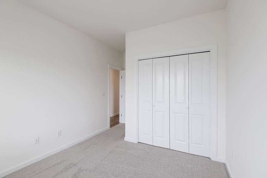 Bedroom #2 - 5347 Pinecrest Ct N