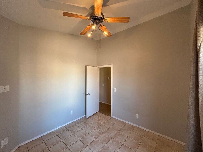 Building Photo - 15011 W Redfield Rd