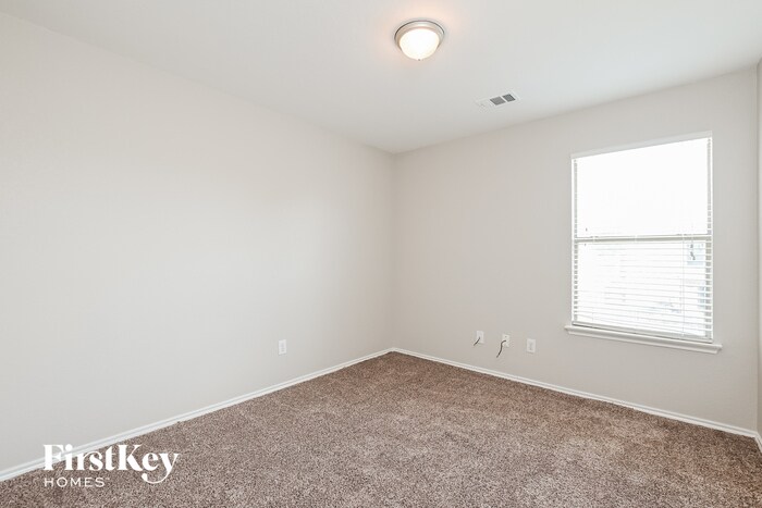 Building Photo - 8143 Chancewood Ln