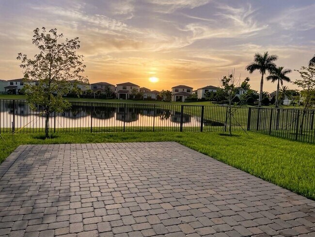 Building Photo - 5553 Quiet Lake Pl