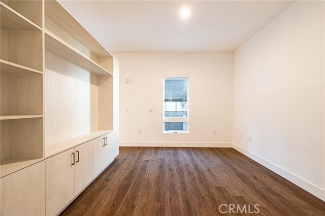 Building Photo - 709 E Walnut St