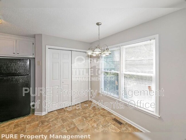 Building Photo - 52 E Boxwood Dr SE