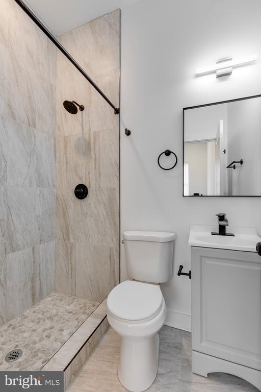 Building Photo - 927 N 42nd St