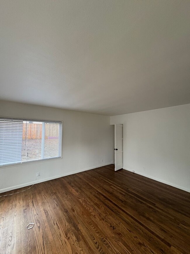 Building Photo - Live in Ballard - everything is new! 2 bed 2 bath