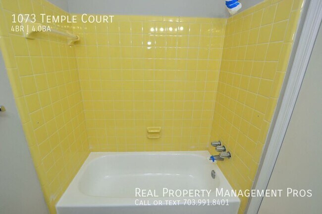 Building Photo - 1073 Temple Ct