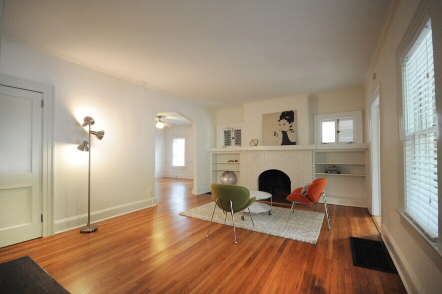 Living Room - 861 Durant Pl NE
