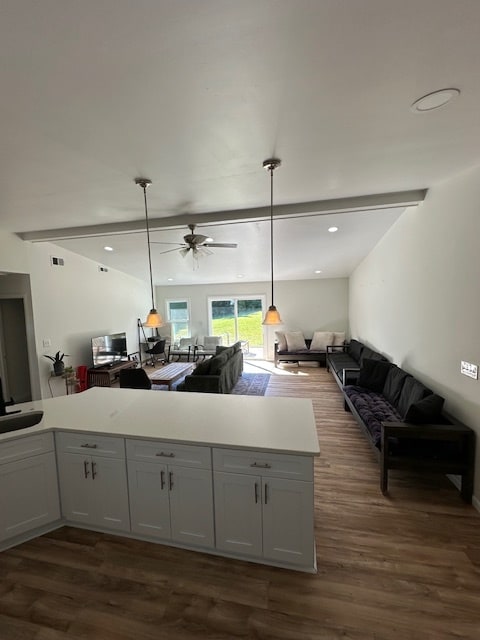 Building Photo - 386 S Converse St