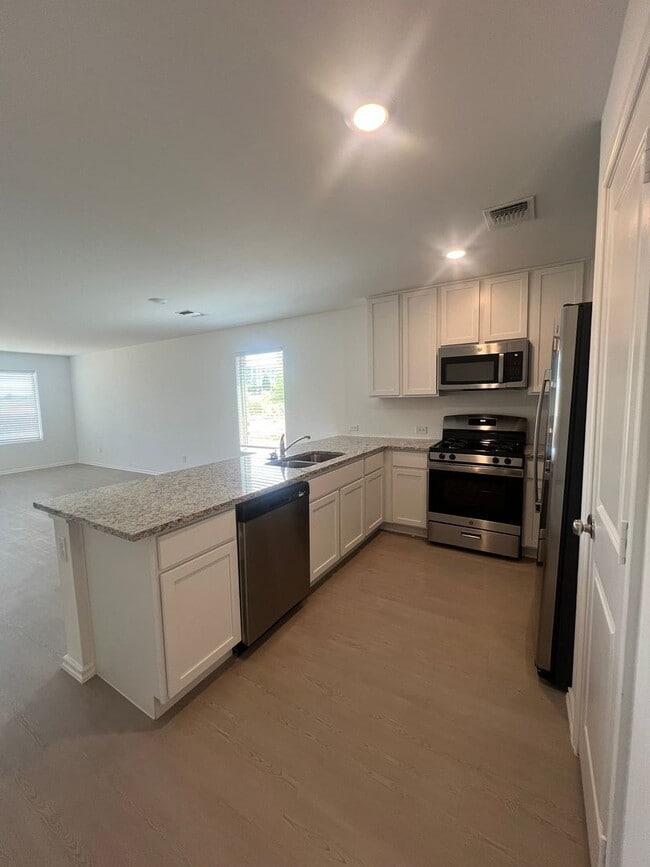 Building Photo - REDUCED RENT!!! Available Now! 4-Bedroom, 3-bath home in OKC!