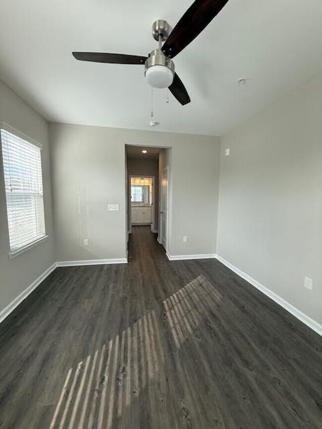 Building Photo - Welcome to the Village of Skylar's Cove