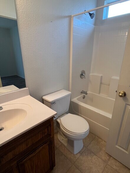 Building Photo - 3807 Littleleaf Ct